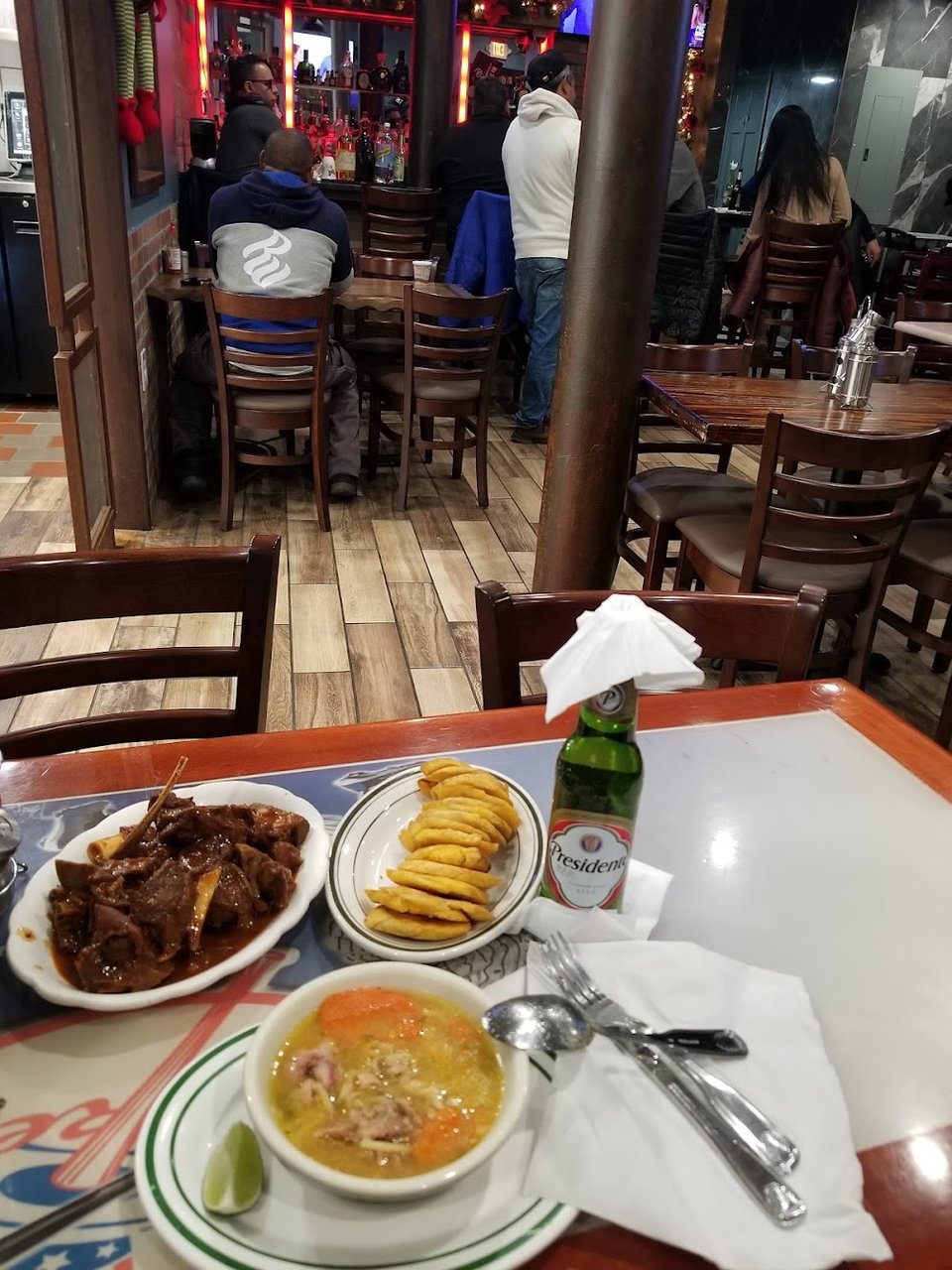 Chivo Guisado Con Tostones